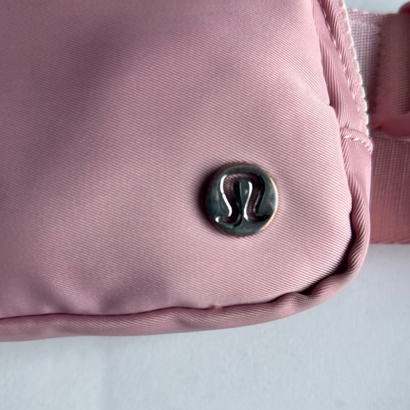 Lululemon Pink Nylon belt bag - Picture 2 of 15